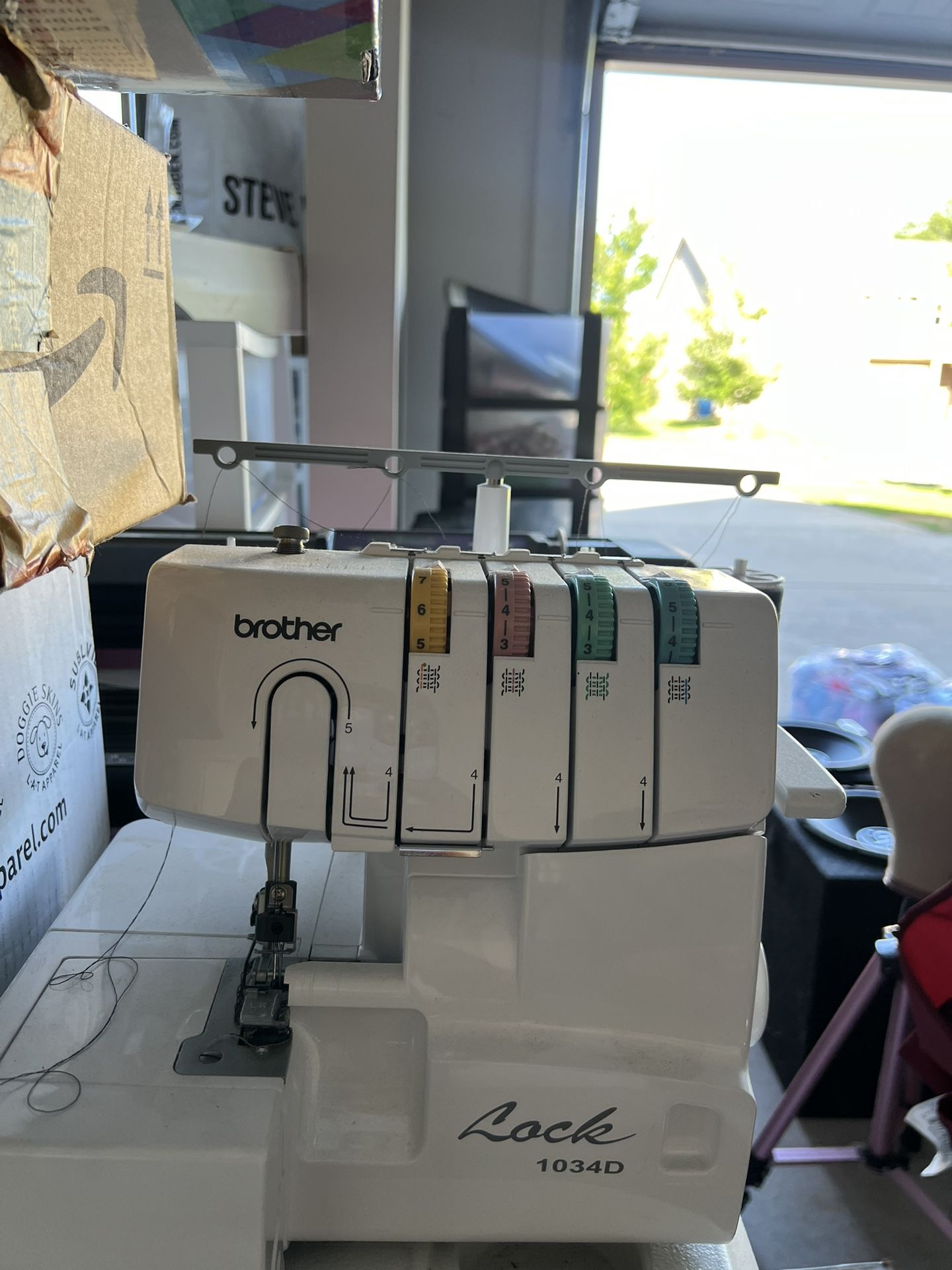 BROTHER SERGER 1034D