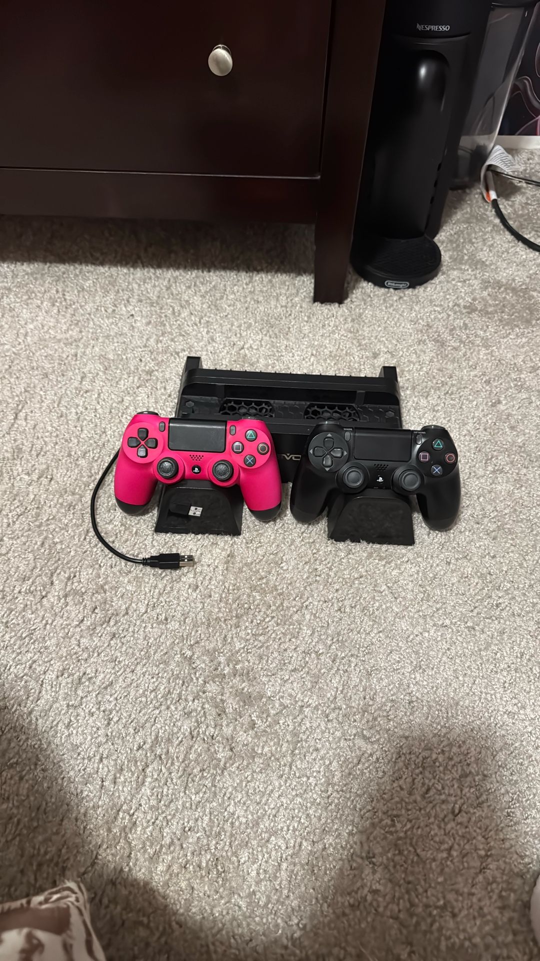 PS4 Wireless controllers + dock