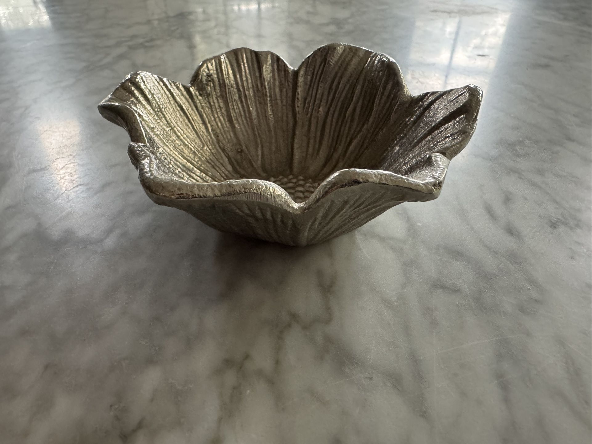 Metallic Flower-Shaped Small Dish