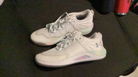 UNDER ARMOUR HOVR. BN SZ 13