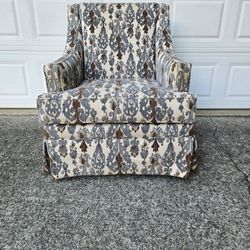 Fairfield Swivel Accent Chair 