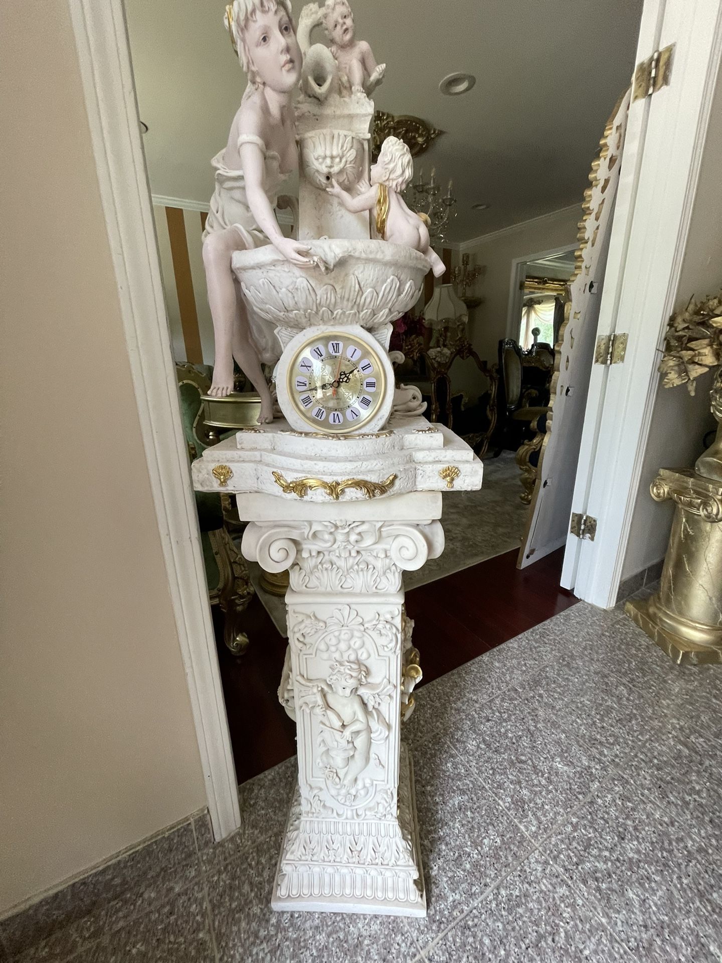 Very  Beautiful gorgeous o’clock fountain with matching stand