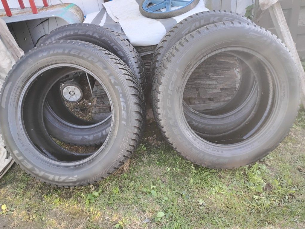 Set of 4 Faulken Winterpeak F-Ice 1 275/55R20 Studded Winter Tires