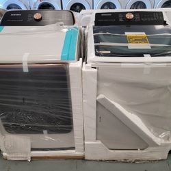 New Samsung Large Capacity 5.5cu Ft Top Load Washer And New Gas Dryer Set 