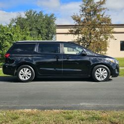 2015 Kia Sedona 