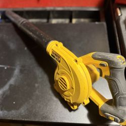 DEWALT 20V MAX Cordless Compact Jobsite Blower 135 MPH 100 CFM (Tool Only)