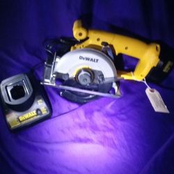 DeWalt DW935 Trim Saw BRAND NEW  w/ Battery+Charger