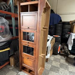 WOODEN ENTERTAINMENT CENTER