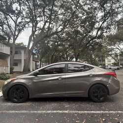 Hyundai Elantra 2013 175.000