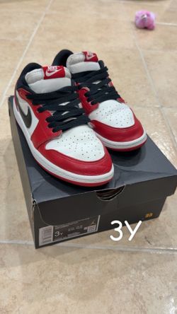 Shoes sz 3y