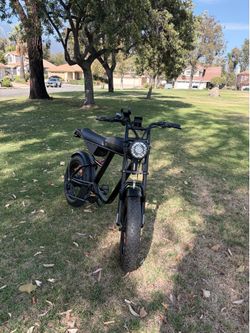 Beefy tire E-bike