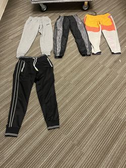 Men Sweatpants Size Medium Everything For 50.00