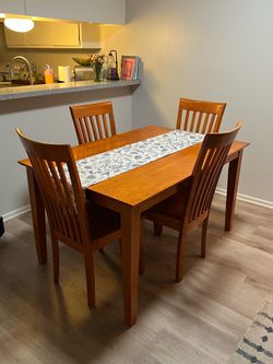 Dining Table & 4 Chairs (Built Like They Used To Make ’Em)