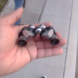 Binoculars 