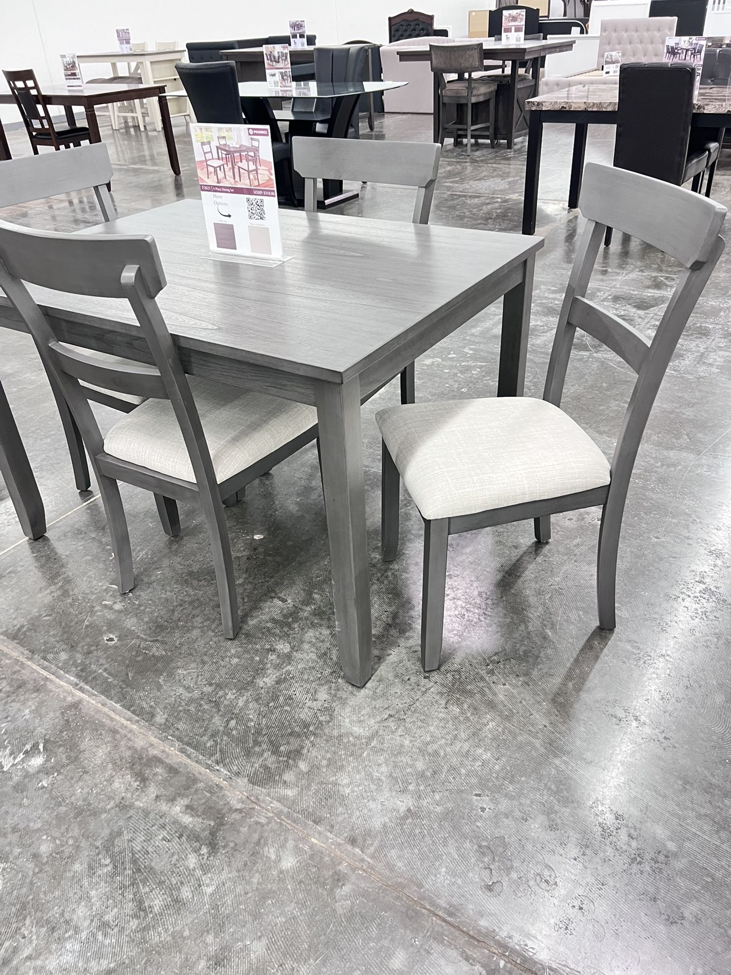 Bonito Comedor De Madera Nuevo En Su Caja