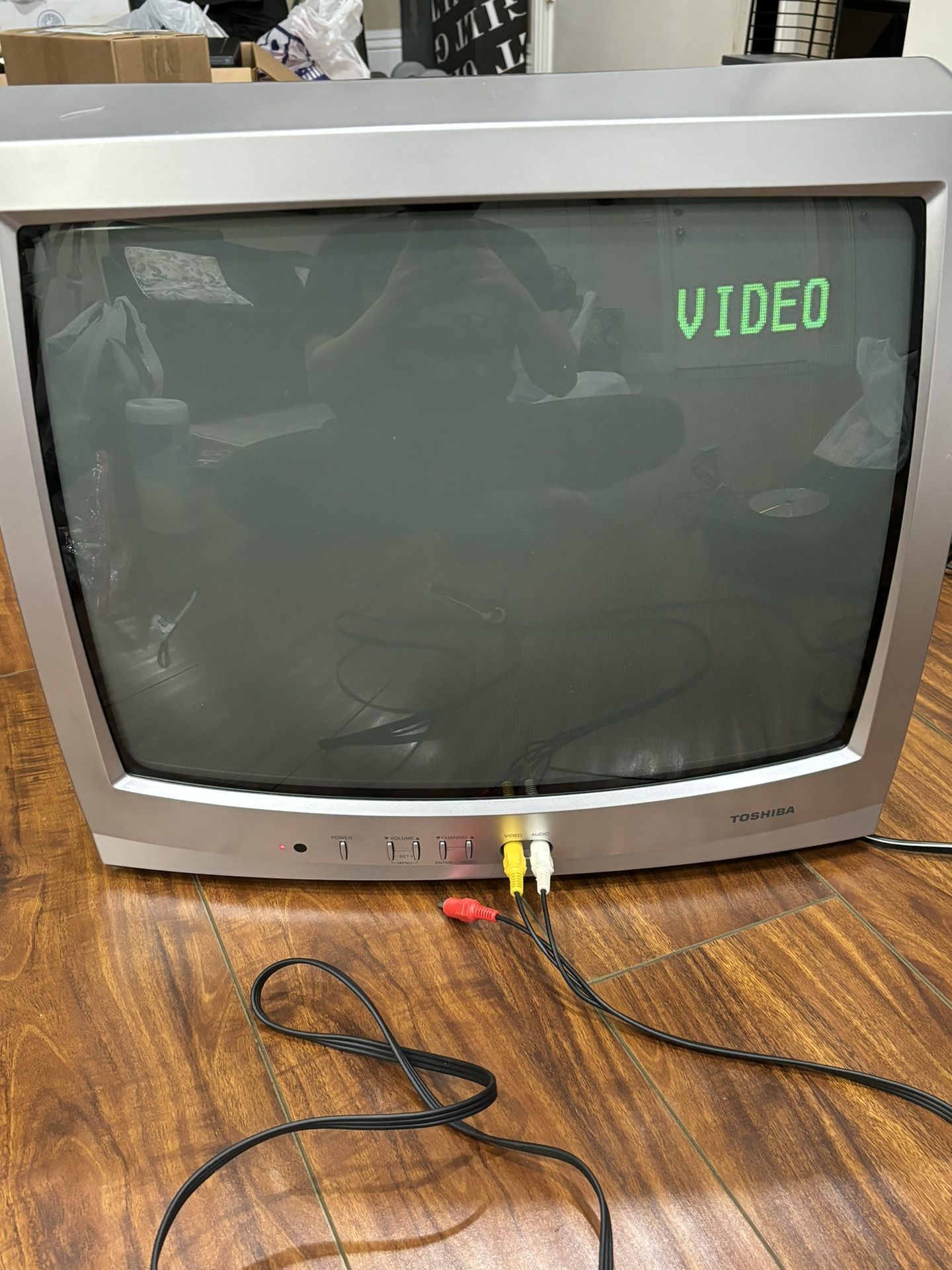 Toshiba 19” 19a26 CRT TV Retro Gaming Color Tv