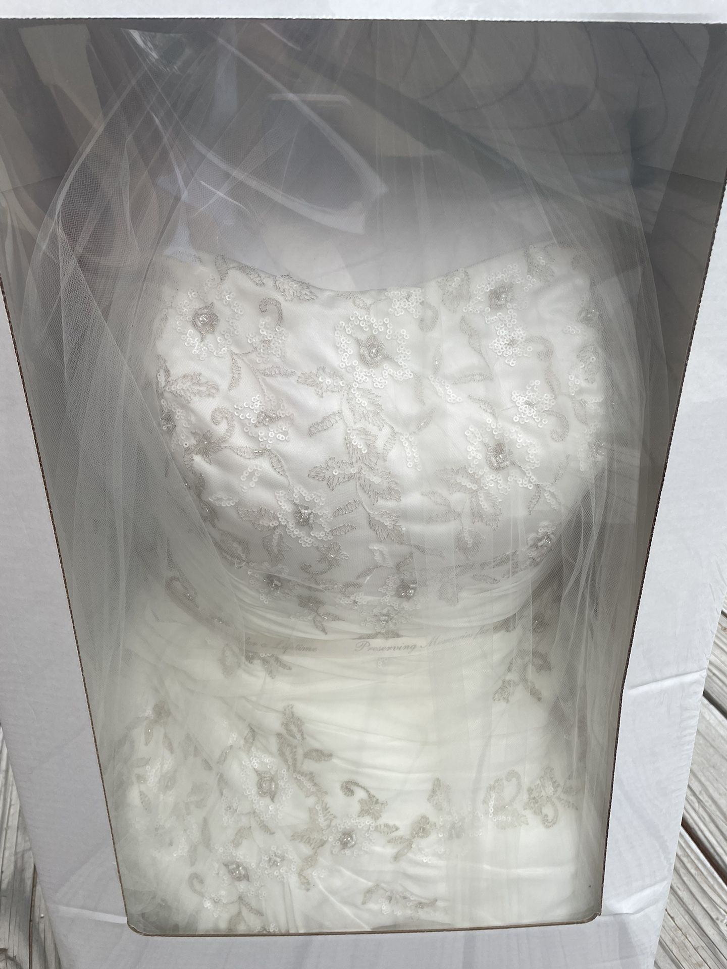 Wedding dress 