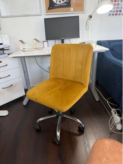 Cute gold velvet task chair