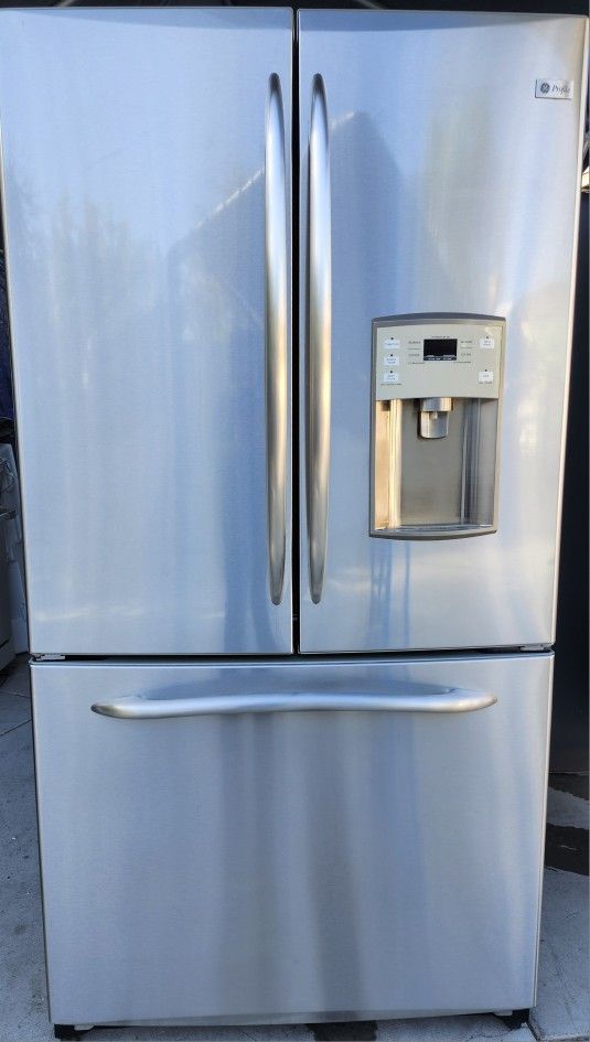 GE COUNTER DEPTH FRENCH DOORS REFRIGERATOR