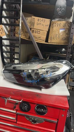 BMW x1 lh headlight. Halogen Oem