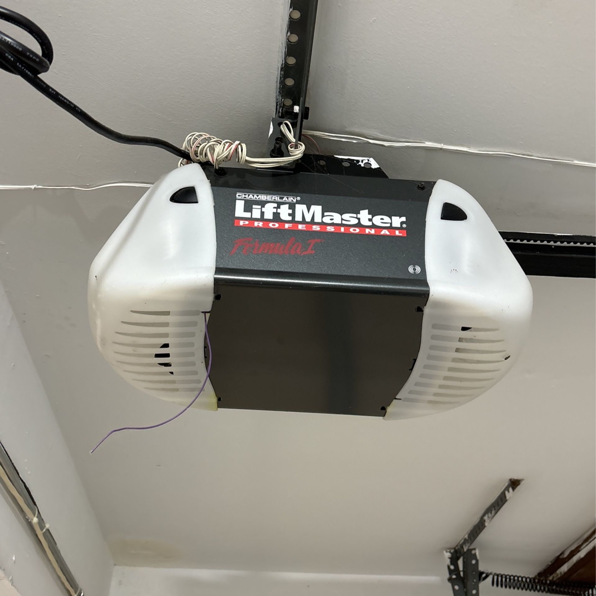 Life Master By Chamberlain Formula 1