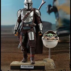 Mandolorian And Grogu SideShow Figure NEW STAR WARS 
