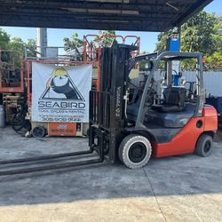 Toyota 8FGCU25 2015 3 Stage LP Gas Forklift 189" Lift 5000Lbs. 42" x 4" Forks. 