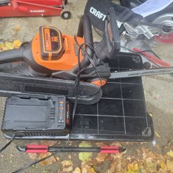 Saw With Battery And  Charger