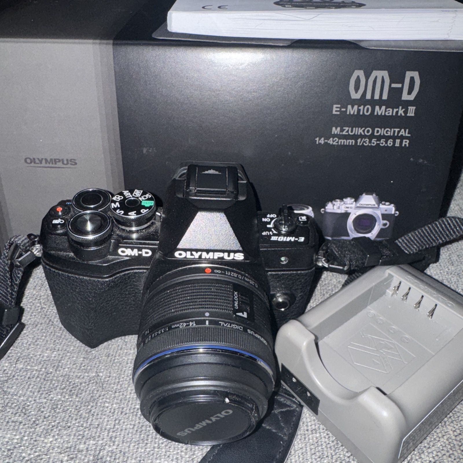 Olympus OM-D E-M10 Mark III digital camera with 1 Lense