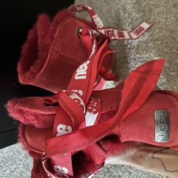 Red UGG boot (size 7)
