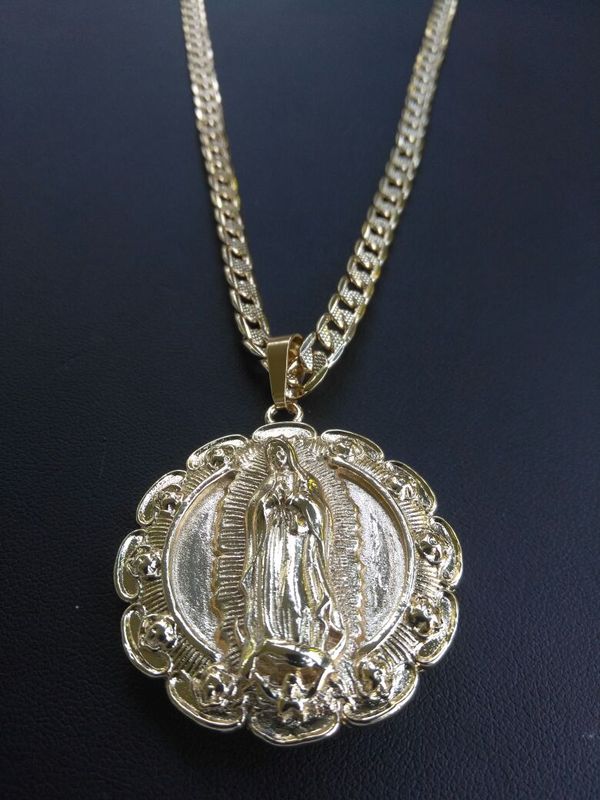 14k Gold filled Cuban link chain with Medallion for Sale in Houston, TX