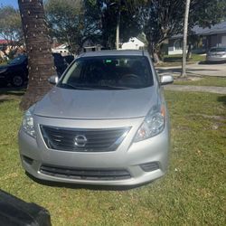 Nissan Versa 2012