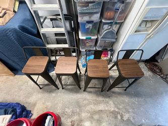 Metal stools (4)