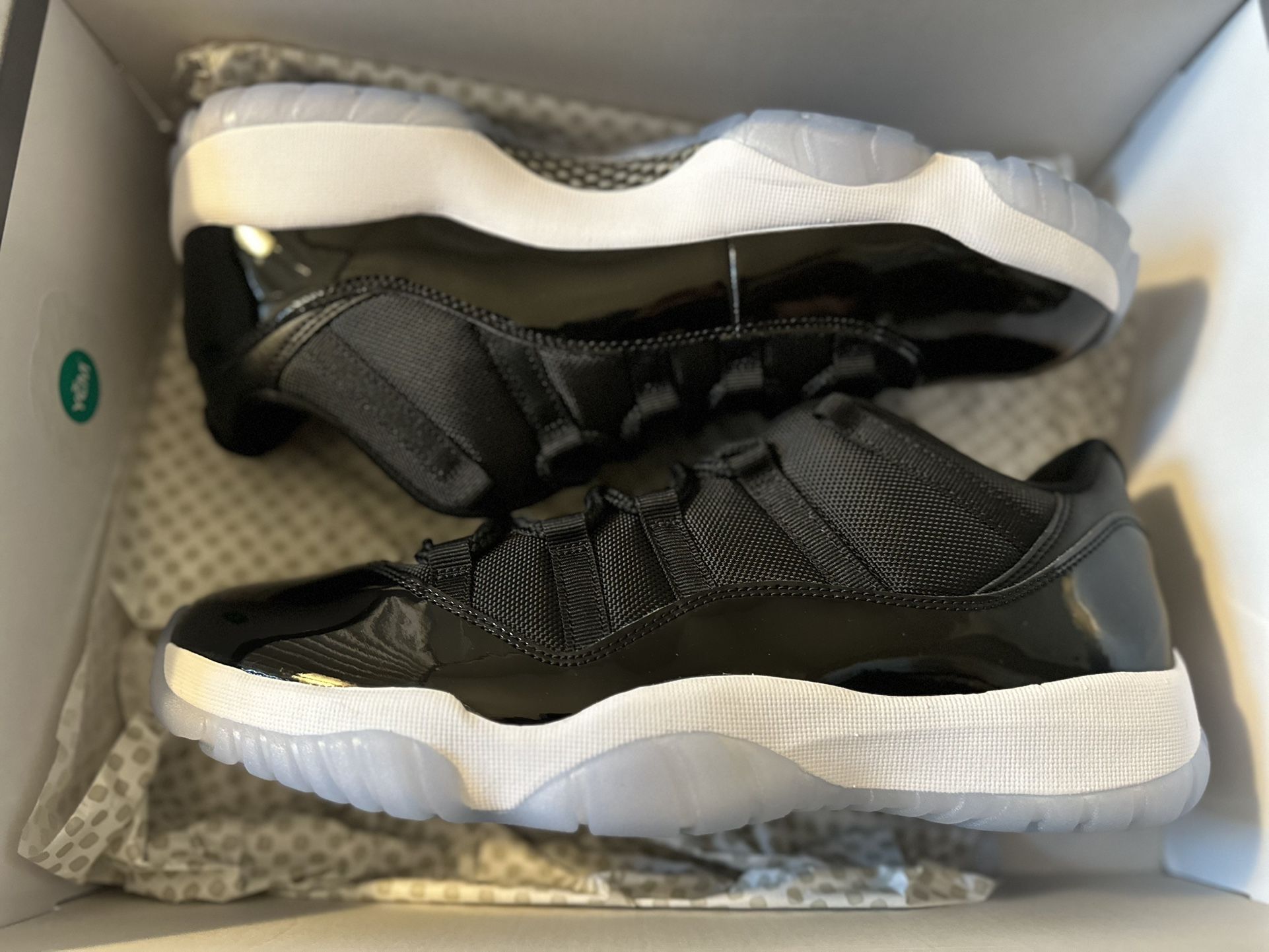 Jordan 11 Low Space Jam