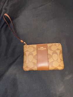 Coach wristlet wallet