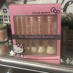 Hello Kitty The “Kawaii Icon” Brush Set
