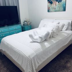 Queen Platform Bed frame- White with faux Diamond Bling In tuft Sections 