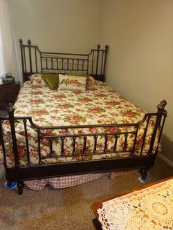 Queen size metal bed
