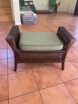 Wicker Seat/bench