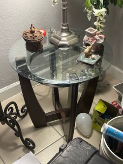 Two corner tables glasss