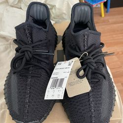 Yeezy Boost 350 Onyx  Size 8