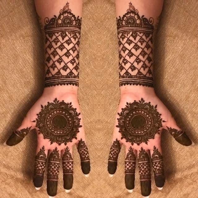Beautiful Henna Tatto