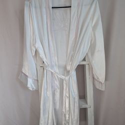 Silky "Mrs." Robe