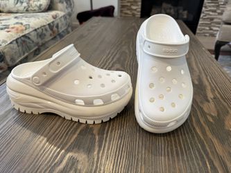Classic Mega Crush Clog 'White’ WOMENS size 7,Men’s 5(USED) 