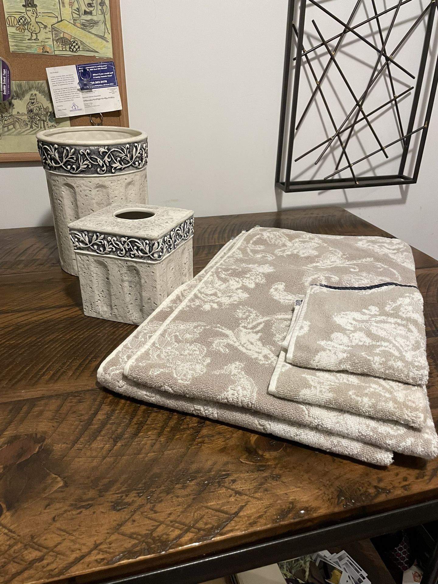 Croscill Bathroom Set