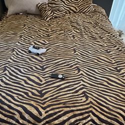 Queen Bed