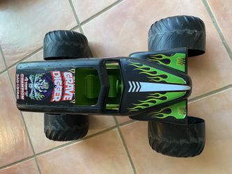 Monster Truck Grave Digger - USED