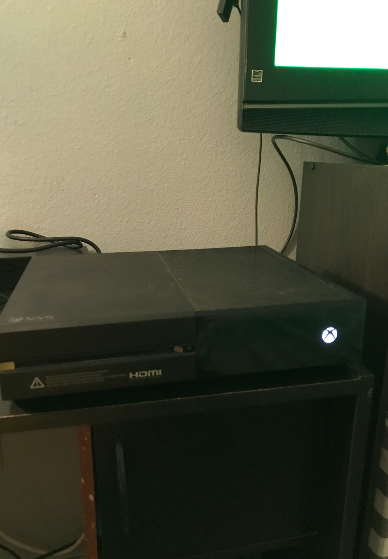 Xbox One With Accesories