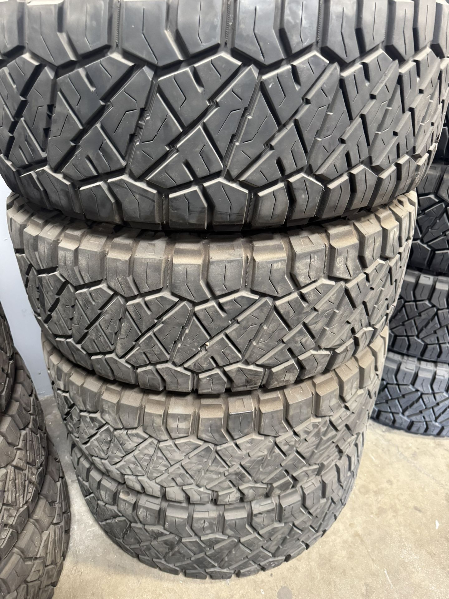 38/13.50/20 Nitto Grappler 38-13.50-20