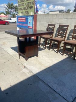 Comedor / Kitchen Table